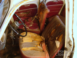 White 1965 Renault Dauphine