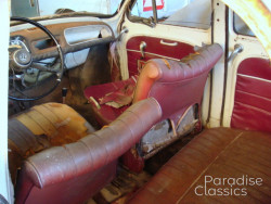 White 1965 Renault Dauphine