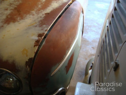 White 1965 Renault Dauphine