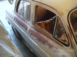 White 1965 Renault Dauphine