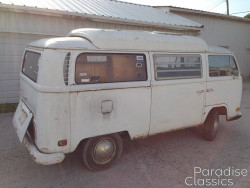 White 1970 Volkswagen Bus