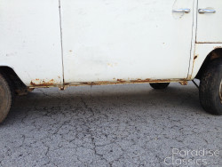 White 1970 Volkswagen Bus