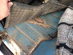 White 1970 Volkswagen Bus