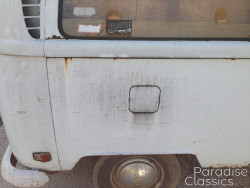 White 1970 Volkswagen Bus