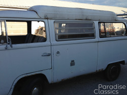 White 1970 Volkswagen Bus
